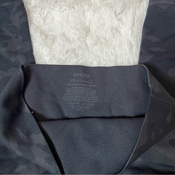 SPANX Women's Look At Me Now High Rise Tummy Control Seamless Leggings Camo S - Picture 3 of 4